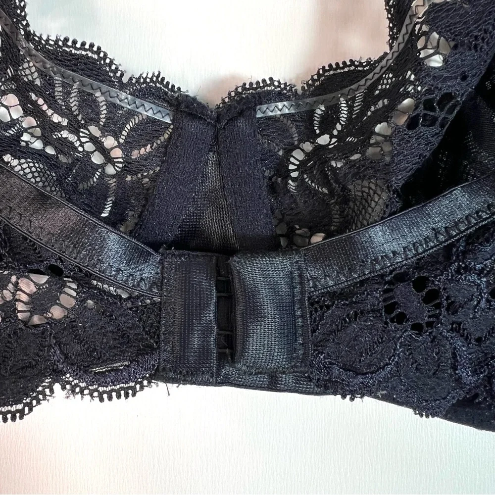 Hanro Moments Underwire Lace Bra Size 34C
